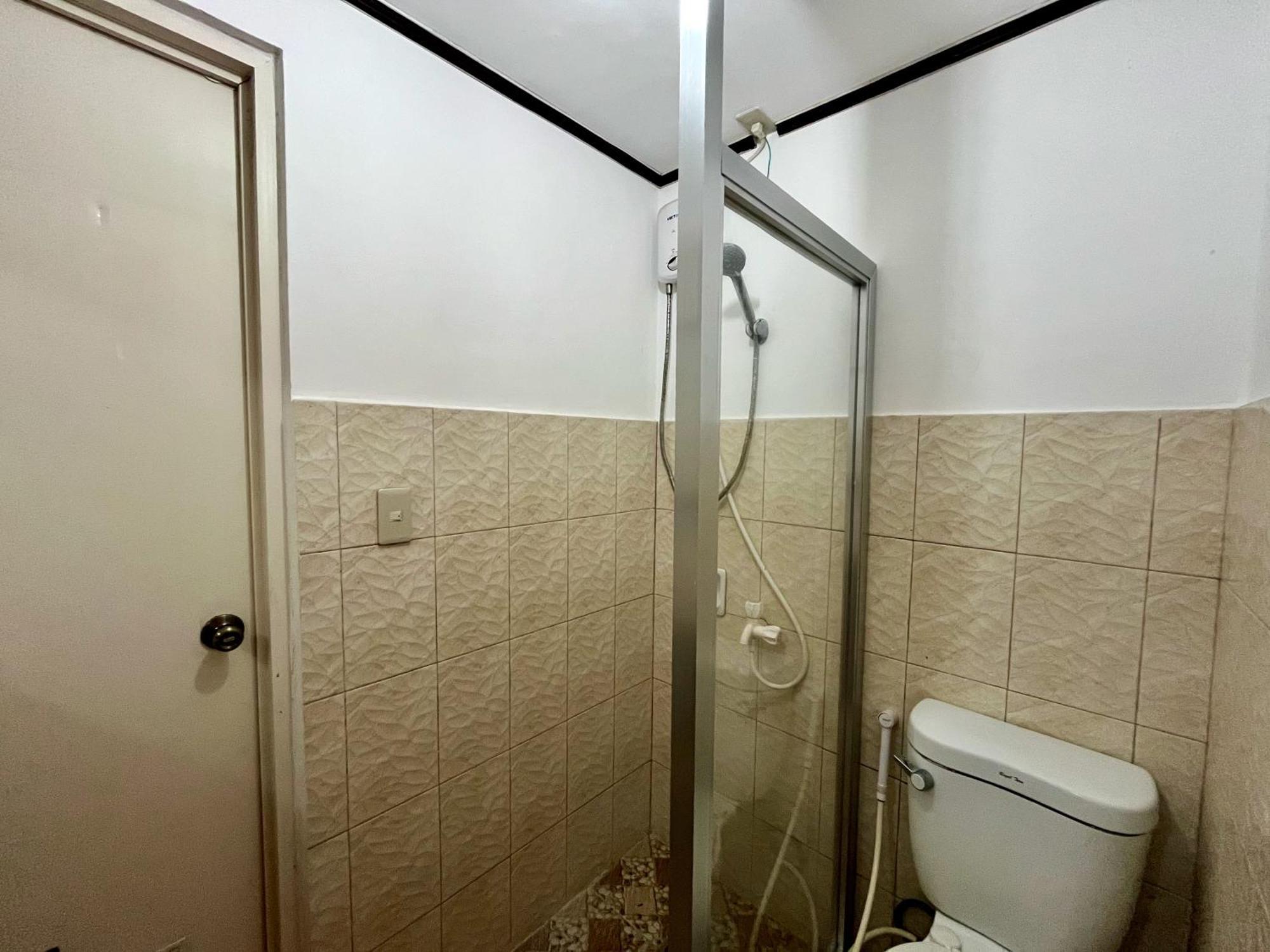 Villa Milagros Dive Inn Anilao مابيني المظهر الخارجي الصورة